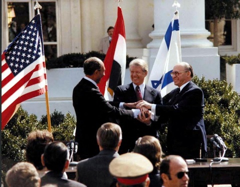 Cựu tổng thống Mỹ Jimmy Carter qua đời, hưởng thọ 100 tuổi - Ảnh 2. Cựu tổng thống Mỹ Jimmy Carter qua đời, hưởng thọ 100 tuổi - Ảnh 2.