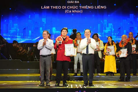 Chủ tịch Phan Văn Mãi: Xây dựng TP.HCM là thành phố văn hóa, nhân văn - Ảnh 5. Chủ tịch Phan Văn Mãi: Xây dựng TP.HCM là thành phố văn hóa, nhân văn - Ảnh 5.