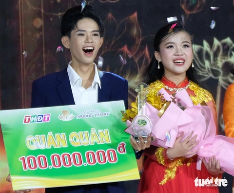 Cặp thí sinh 16 tuổi giành quán quân Tài tử miệt vườn - phiên bản song ca 2024 - Ảnh 1. Cặp thí sinh 16 tuổi giành quán quân Tài tử miệt vườn - phiên bản song ca 2024 - Ảnh 1.