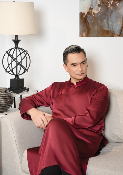 Dàn 'mỹ nam' showbiz Việt lịch lãm trong bộ sưu tập áo dài Tết - Ảnh 3. Dàn 'mỹ nam' showbiz Việt lịch lãm trong bộ sưu tập áo dài Tết - Ảnh 3.