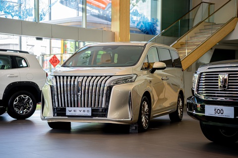 Minivan mới dễ về Việt Nam đầu 2025: Tiện nghi thương gia, nhiều công nghệ, hết xăng chạy tiếp 140km - Ảnh 1.
