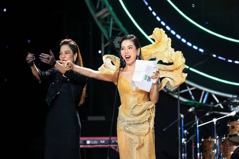 Những khoảnh khắc cực hài của showbiz Việt 2024 - Ảnh 4.