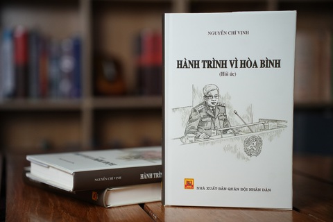 Cha con Đại tướng Nguyễn Chí Thanh, Thượng tướng Nguyễn Chí Vịnh và ‘hành trình vì hòa bình’ - Ảnh 3. Cha con Đại tướng Nguyễn Chí Thanh, Thượng tướng Nguyễn Chí Vịnh và ‘hành trình vì hòa bình’ - Ảnh 3.