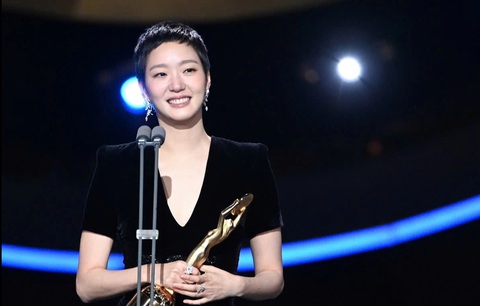 Rồng Xanh 2024 công bố bảng điểm, ảnh hậu Kim Go Eun chiến thắng thuyết phục với điểm tuyệt đối - Ảnh 3. Rồng Xanh 2024 công bố bảng điểm, ảnh hậu Kim Go Eun chiến thắng thuyết phục với điểm tuyệt đối - Ảnh 3.