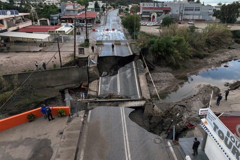 Tin tức thế giới 4-12: Hàn Quốc cam kết ổn định thị trường; Mỹ bắt người Trung Quốc buôn lậu vũ khí - Ảnh 2. Tin tức thế giới 4-12: Hàn Quốc cam kết ổn định thị trường; Mỹ bắt người Trung Quốc buôn lậu vũ khí - Ảnh 2.