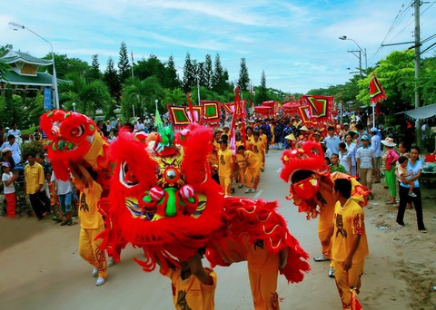 Lễ hội Vía Bà Chúa Xứ núi Sam là Di sản văn hoá phi vật thể đại diện của nhân loại - Ảnh 2. Lễ hội Vía Bà Chúa Xứ núi Sam là Di sản văn hoá phi vật thể đại diện của nhân loại - Ảnh 2.