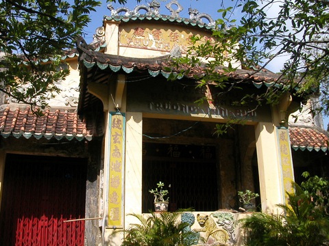 Di tích lò gốm Hưng Lợi xuống cấp, lăng Trương Tấn Bửu không cho tham quan? - Ảnh 5. Di tích lò gốm Hưng Lợi xuống cấp, lăng Trương Tấn Bửu không cho tham quan? - Ảnh 3.
