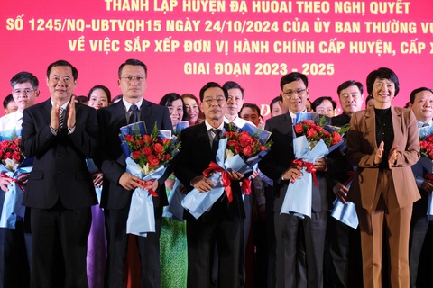 Chính thức: Sáp nhập 3 huyện phía nam Lâm Đồng, 2 bí thư làm phó bí thư huyện Đạ Huoai mới - Ảnh 1.