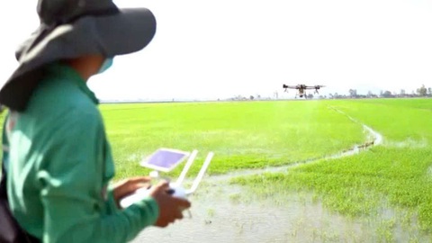 Drone bay khắp nơi: Đừng để mất bò mới làm chuồng! - Ảnh 1. Drone bay khắp nơi: Đừng để mất bò mới làm chuồng! - Ảnh 1.