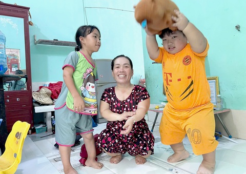 Gia đình tí hon và ước mơ tương lai - Ảnh 1. Gia đình tí hon và ước mơ tương lai - Ảnh 1.