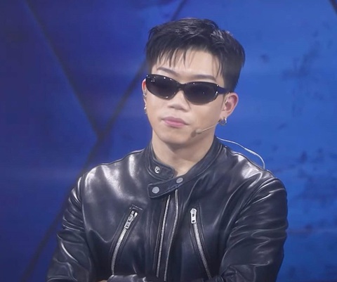 Rapper Hàn Quốc làm giám khảo chung kết, khán giả bảo Rap Việt là lớp học ngoại ngữ luôn - Ảnh 1. Rapper Hàn Quốc làm giám khảo chung kết, Rap Việt là lớp học ngoại ngữ luôn - Ảnh 1.