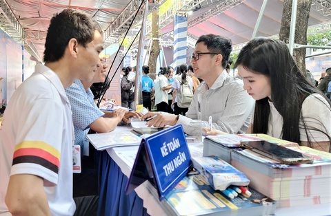 Tuyển dụng ghi 'lương thỏa thuận' có mập mờ? - Ảnh 1. Tuyển dụng ghi 'lương thỏa thuận' có mập mờ? - Ảnh 1.