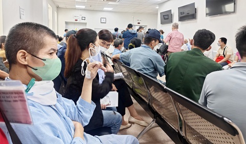 Quy định mới về giấy chuyển tuyến một năm/lần có lợi cho người bệnh - Ảnh 1. Quy định mới về giấy chuyển tuyến một năm/lần có lợi cho người bệnh - Ảnh 1.