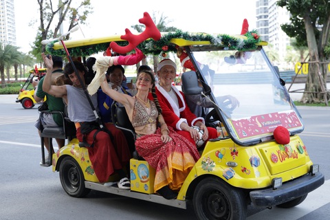 Rộn ràng các hoạt động đường phố tại 8Wonder Winter Festival - Ảnh 8. Rộn ràng các hoạt động đường phố tại 8Wonder Winter Festival - Ảnh 8.