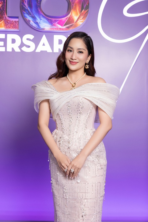 Khánh Thi: “Năm sau chồng lại muốn tôi tiếp tục sinh con” - Ảnh 2.