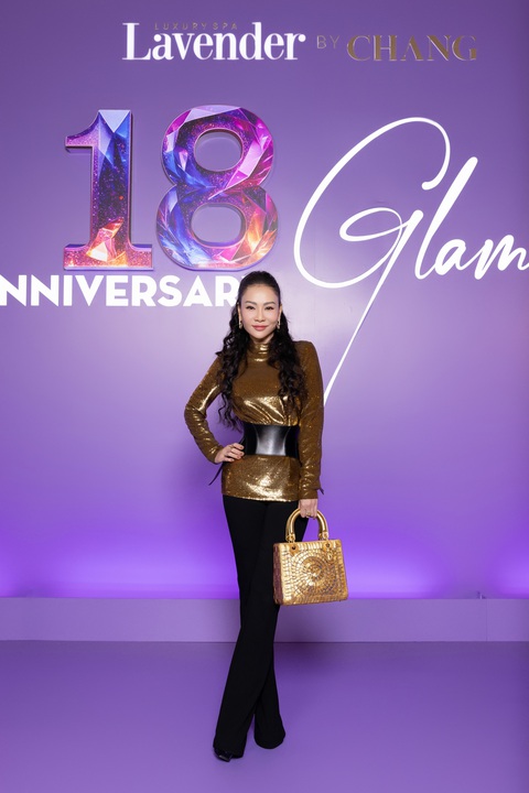 Khánh Thi: “Năm sau chồng lại muốn tôi tiếp tục sinh con” - Ảnh 11. Khánh Thi: “Năm sau chồng lại muốn tôi tiếp tục sinh con” - Ảnh 11.