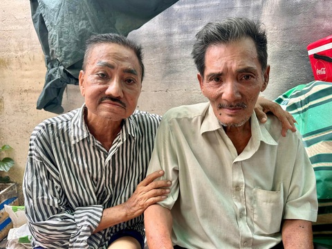 Diễn viên Thương Tín bị thương nặng; xe cub của Trịnh Công Sơn bán với giá 250 triệu đồng - Ảnh 1. Diễn viên Thương Tín bị thương nặng; xe cub của Trịnh Công Sơn bán với giá 250 triệu đồng - Ảnh 1.