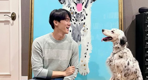 Yoo Yeon Seok không cần cố để tròn vai trong Khi điện thoại đổ chuông vì ngoài đời là tổng tài triệu - Ảnh 7. Yoo Yeon Seok không cần cố để tròn vai trong Khi điện thoại đổ chuông vì ngoài đời là tổng tài triệu - Ảnh 6.