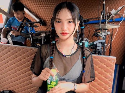 Rosé BlackPink lập kỷ lục mới, Táo quân 2025 sẽ trở lại? - Ảnh 6. Rosé BlackPink lập kỷ lục mới, Táo quân 2025 sẽ trở lại? - Ảnh 6.