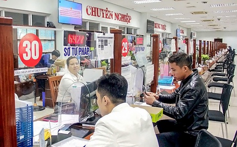 Chính phủ muốn dành thêm 54.000 tỉ đồng chi cho tinh gọn bộ máy, miễn học phí - Ảnh 1. tinh gọn bộ máy - Ảnh 1.