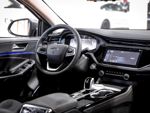 Loạt xe mới về Việt Nam chờ ra mắt: Đa phần là xe Trung Quốc, gây chú ý nhất vẫn là Suzuki Jimny- Ảnh 14. Mẫu Omoda S5 cạnh tranh trong phân khúc C với các đối thủ như Mazda3, Hyundai Elantra, Kia K3. Xe được trang bị hệ thống đèn LED, đèn hậu LED, màn hình hiển thị thông tin phía sau vô lăng, màn hình trung tâm lớn, phanh đỗ điện tử, cần số điện tử... - Ảnh: Omoda