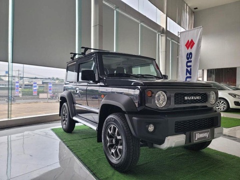 Loạt xe mới về Việt Nam chờ ra mắt: Đa phần là xe Trung Quốc, gây chú ý nhất vẫn là Suzuki Jimny- Ảnh 2. Suzuki Jimny được bán ở Việt Nam có thiết kế 3 cửa, kích thước tương đương với các xe hatchback cỡ A, chiều dài là 3.645mm, chiều rộng là 1.645mm - Ảnh: Đại lý Suzuki/Facebook