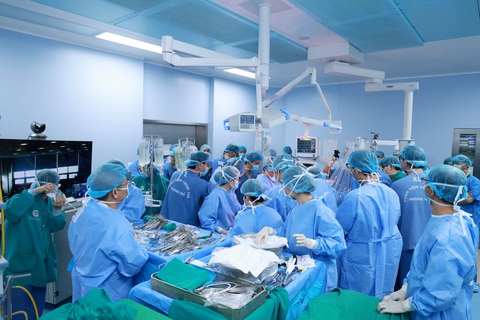Ca lấy - ghép đa tạng từ người cho chết não lần thứ 5 được thực hiện tại Bệnh viện Trung ương Quân đội 108 - Ảnh: BVCC Ca lấy - ghép đa tạng từ người cho chết não lần thứ 5 được thực hiện tại Bệnh viện Trung ương Quân đội 108 - Ảnh: BVCC