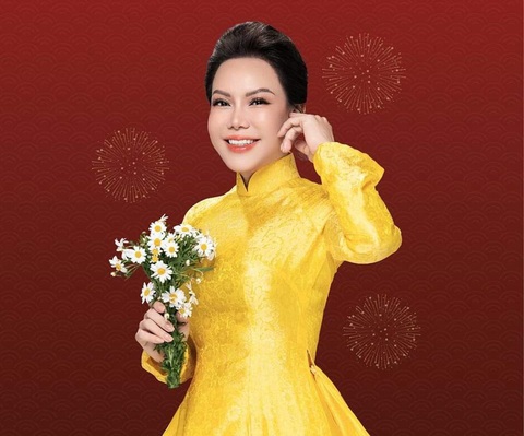 Việt Hương chọn chiếc áo dài màu vàng thật đẹp để chào năm mới - Ảnh: NVCC Việt Hương chọn chiếc áo dài màu vàng thật đẹp để chào năm mới - Ảnh: NVCC