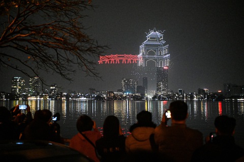 Mãn nhãn pháo hoa giao thừa ba miền Tết Việt- Ảnh 16. Ảnh: HỒNG QUANG
