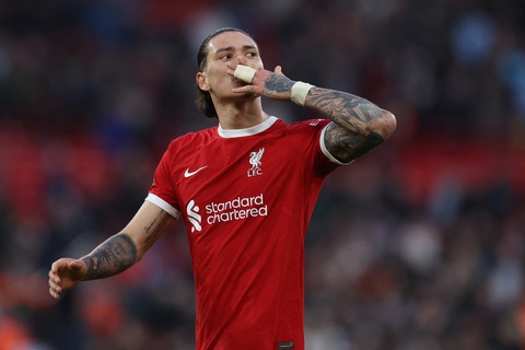 Mất nhiều trụ cột vì cúm, Liverpool vẫn lấy lại ngôi đầu từ tay Man City- Ảnh 1. Nunez lập công ở trận này - Ảnh: REUTERS