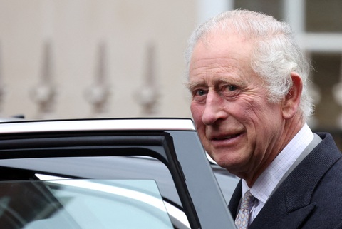 Vua Charles của Anh rời bệnh viện ở London, ngày 29-1 - Ảnh: REUTERS Vua Charles của Anh rời bệnh viện ở London, ngày 29-1 - Ảnh: REUTERS
