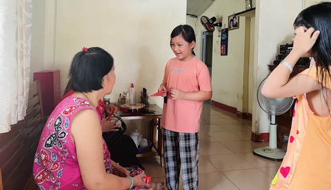 Lì xì gì mà có 50.000 đồng: Bạn trẻ có nên lì xì?- Ảnh 3. Phong tục lì xì nên được gìn giữ - Ảnh: YẾN TRINH