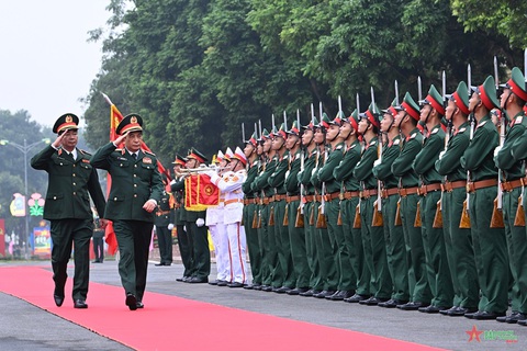 Đại tướng Phan Văn Giang, ủy viên Bộ Chính trị, phó bí thư Quân ủy Trung ương, bộ trưởng Bộ Quốc phòng duyệt đội danh dự trong lễ thành lập Quân đoàn 12 ngày 2-12-2023 tại Ninh Bình - Ảnh: QĐND Đại tướng Phan Văn Giang, ủy viên Bộ Chính trị, phó bí thư Quân ủy Trung ương, bộ trưởng Bộ Quốc phòng, duyệt đội danh dự trong lễ thành lập Quân đoàn 12 ngày 2-12-2023 tại Ninh Bình - Ảnh: QĐND