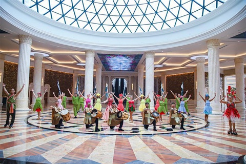 Du khách tưng bừng trẩy hội xuân tại Sun World Ba Na Hills- Ảnh 7. Du khách tưng bừng trẩy hội xuân tại Sun World Ba Na Hills- Ảnh 7.