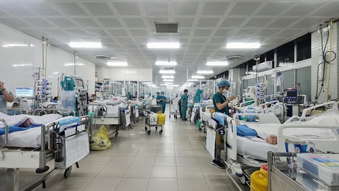 Số ca tai nạn giao thông trong 4 ngày Tết 2024 giảm mạnh- Ảnh 1. Bệnh nhân nhập viện cấp cứu, điều trị trong những ngày Tết tại Bệnh viện Chợ Rẫy (TP.HCM) - Ảnh: Bệnh viện cung cấp