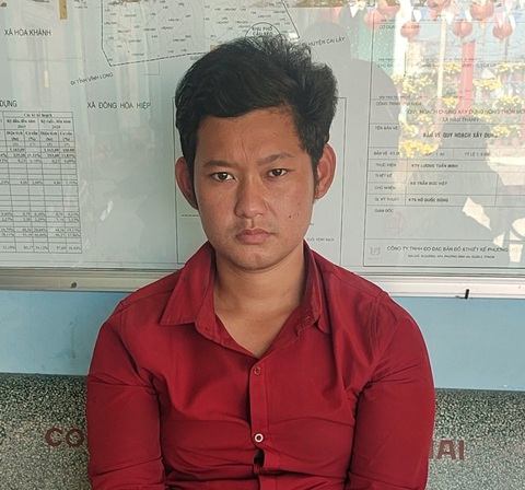 Kịp thời cứu bé trai bị thanh niên nghi ngáo đá ném xuống kênh- Ảnh 1. Lê Huỳnh Hải tại cơ quan công an - Ảnh: A.X