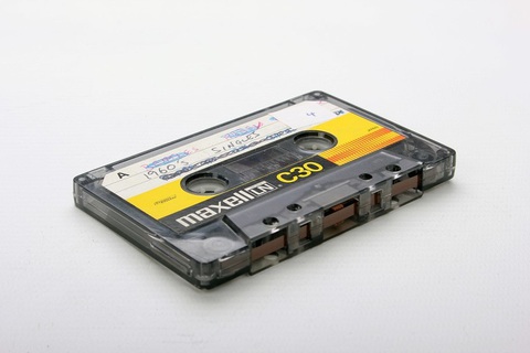 Băng cassette bất ngờ quay trở lại Nhật Bản- Ảnh 1. Băng cassette đang trở lại với người yêu nhạc Nhật Bản