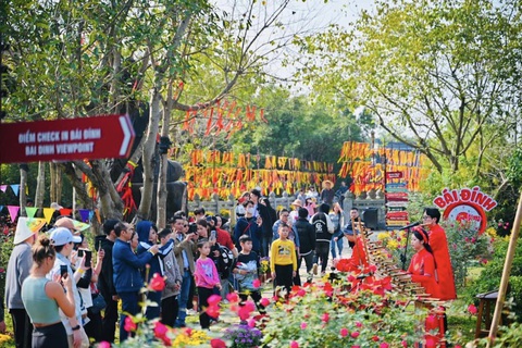 Du xuân chùa Bái Đính những ngày này du khách còn được thưởng thức âm nhạc truyền thống do các nghệ sĩ trình diễn - Ảnh: Chùa Bái Đính Du xuân chùa Bái Đính những ngày này du khách còn được thưởng thức âm nhạc truyền thống do các nghệ sĩ trình diễn - Ảnh: Chùa Bái Đính