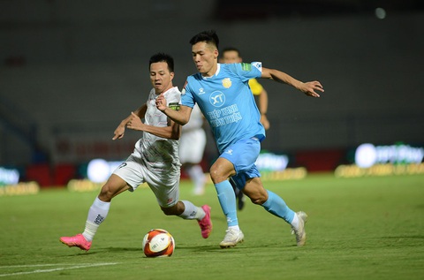 CLB Nam Định (áo xanh) chưa thể thắng CLB Hải Phòng trên sân Lạch Tray kể từ khi thăng hạng V-League 2018 - Ảnh: VPF CLB Nam Định (áo xanh) chưa thể thắng CLB Hải Phòng trên sân Lạch Tray kể từ khi thăng hạng V-League 2018 - Ảnh: VPF