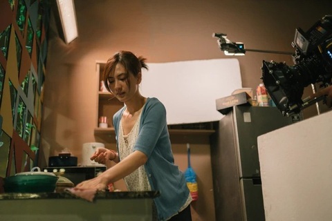 Phim Mai đạt trăm tỉ, nữ chính Phương Anh Đào nói về sự khó tính của Trấn Thành- Ảnh 1. Tạo hình nhân vật Mai của Phương Anh Đào