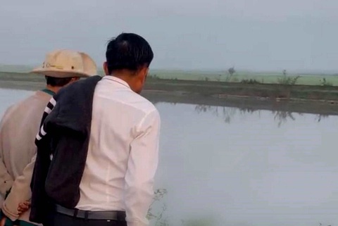 Mất tích từ 30 Tết, thi thể thanh niên được phát hiện trên sông sau 5 ngày- Ảnh 1. Nơi phát hiện thi thể thanh niên trên sông Ô Giang sáng 13-2 - Ảnh: Q.T