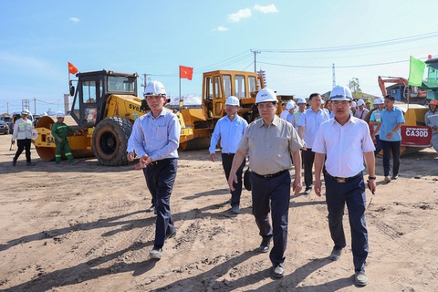Thủ tướng Phạm Minh Chính kiểm tra công trường dự án đầu tư xây dựng đường bộ cao tốc Biên Hòa-Vũng Tàu giai đoạn 1 Thủ tướng Phạm Minh Chính kiểm tra công trường dự án đầu tư xây dựng đường bộ cao tốc Biên Hòa - Vũng Tàu giai đoạn 1