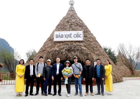 Ninh Bình đón những du khách đầu tiên đến đảo Cốc Khê - Ảnh: Dương Ak Ninh Bình đón những du khách đầu tiên đến đảo Khê Cốc - Ảnh: Dương Ak