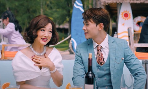 Năm ngoái, Siêu lừa gặp siêu lầy rút khỏi đường đua phim Tết để rồi thành công khi chiếu tháng 3 vì thị trường ít cạnh tranh hơn - Ảnh: ĐPCC Năm ngoái, Siêu lừa gặp siêu lầy rút khỏi đường đua phim Tết, để rồi thành công khi chiếu tháng 3 vì thị trường ít cạnh tranh hơn - Ảnh: ĐPCC