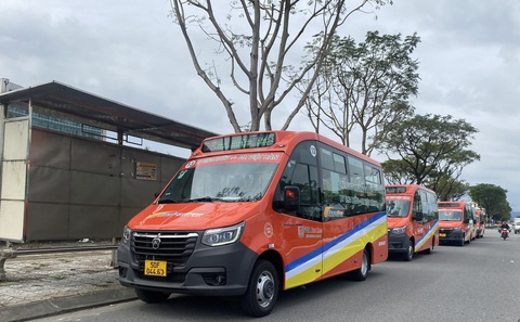 Xe buýt lên Bà Nà chạy bình thường trở lại từ mùng 6 Tết- Ảnh 1. Xe buýt Đà Nẵng hoạt động bình thường trở lại từ ngày mai (mùng 6 Tết) - Ảnh: TRƯỜNG TRUNG