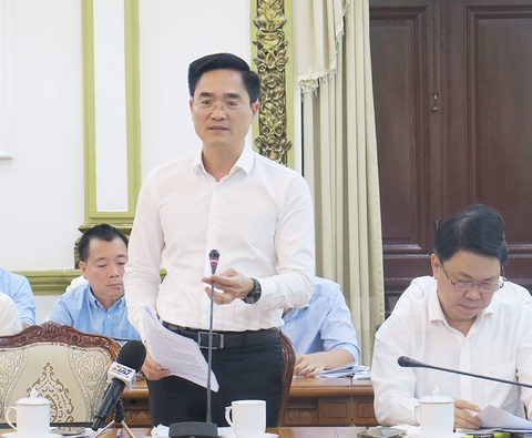 10 dự án nào được TP.HCM xác định trọng điểm, tập trung cao độ?- Ảnh 2. Giám đốc Sở Giao thông vận tải TP.HCM nêu ý kiến tại phiên họp - Ảnh: THÀNH ỦY TP.HCM