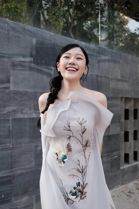 Uyển Ân đòi Trấn Thành ký hợp đồng phim Mai rồi mới xuống tóc- Ảnh 4. Uyển Ân không quan trọng đóng vai chính phụ dù là trong phim của anh trai