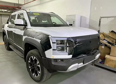 BYD sắp ra mắt bán tải, lấy Ford Ranger làm cảm hứng- Ảnh 1. Bán tải BYD lộ diện tại Trung Quốc với giao diện đầu xe khá giống Ford Ranger/F-150 - Ảnh: Carscoops