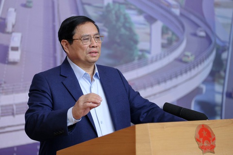 Thủ tướng: Không tiếc thời gian cùng ngồi lại tháo gỡ khó khăn cho các công trình trọng điểm- Ảnh 1. Thủ tướng Phạm Minh Chính chủ trì phiên họp các dự án, công trình giao thông trọng điểm - Ảnh: VGP