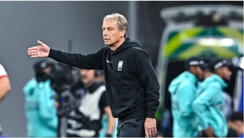 'HLV Klinsmann bị Hàn Quốc sa thải theo cách nhục nhã nhất'- Ảnh 1. HLV Klinsmann bị chỉ trích là